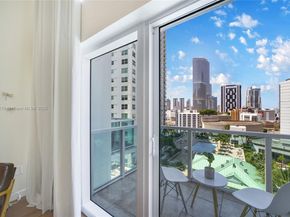 41 SE 5th St 1003, Miami FL 33131