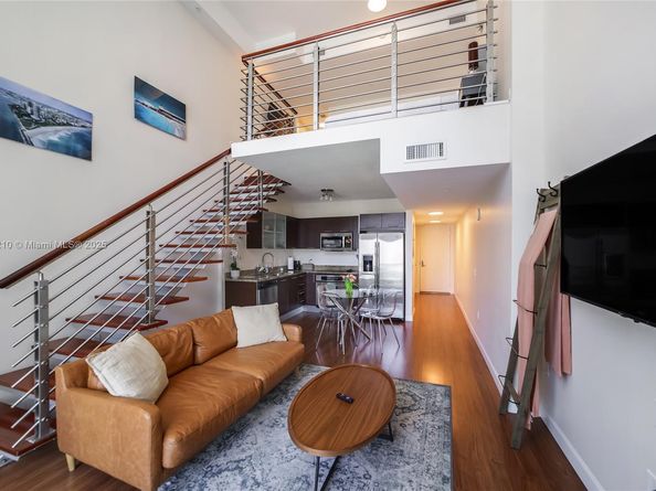 41 SE 5th St 1003, Miami FL 33131
