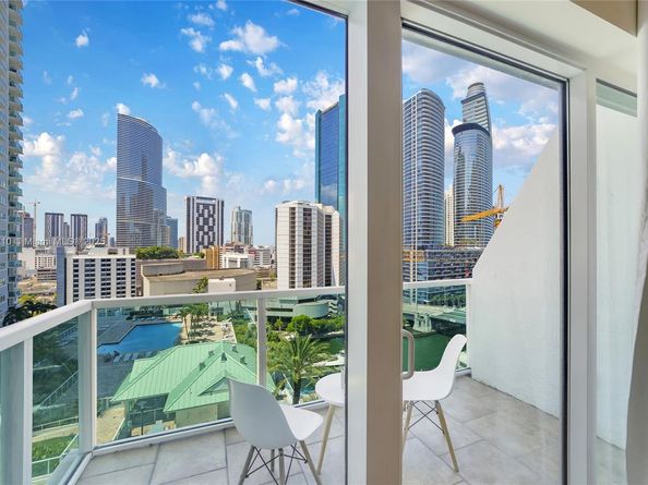 41 SE 5th St 1003, Miami FL 33131