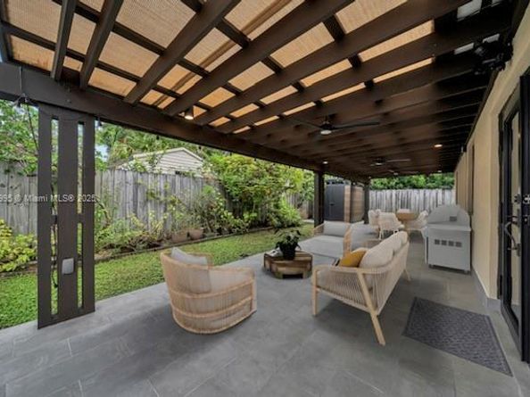 5181 SW 7th St, Miami FL 33134