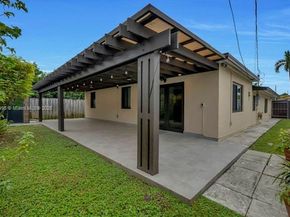 5181 SW 7th St, Miami FL 33134