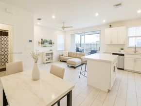 1033 SE 23rd Ter, Homestead FL 33035