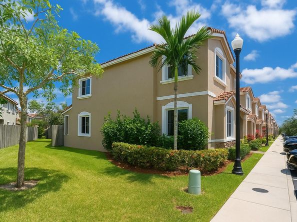 1033 SE 23rd Ter, Homestead FL 33035