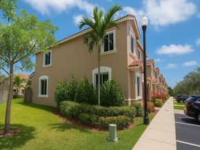 1033 SE 23rd Ter, Homestead FL 33035