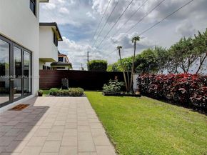 16065 SW 136th Ter, Miami FL 33196