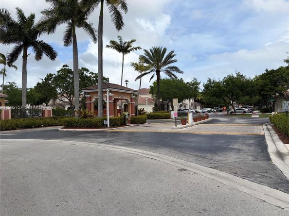2281 NE 42nd Ave, Homestead FL 33033