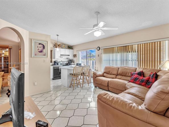 6402 SW 113th Ave, Miami FL 33173