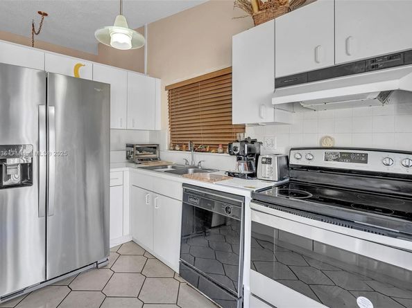 6402 SW 113th Ave, Miami FL 33173