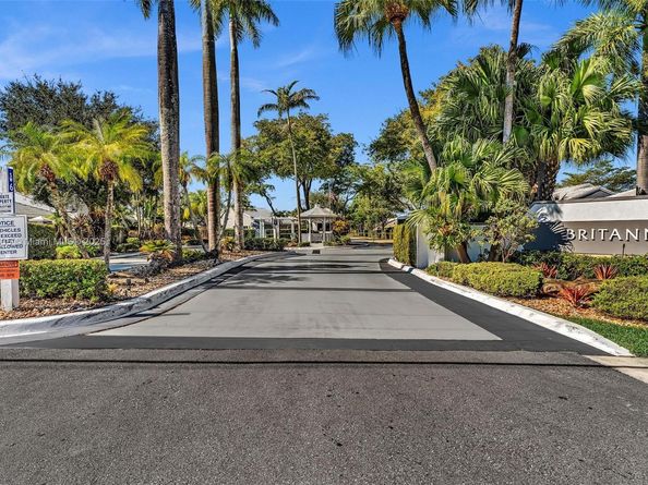 6402 SW 113th Ave, Miami FL 33173