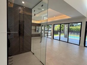 45 NW 158th St, Miami FL 33169