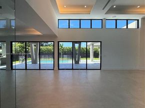 45 NW 158th St, Miami FL 33169