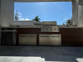 45 NW 158th St, Miami FL 33169