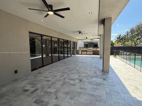45 NW 158th St, Miami FL 33169
