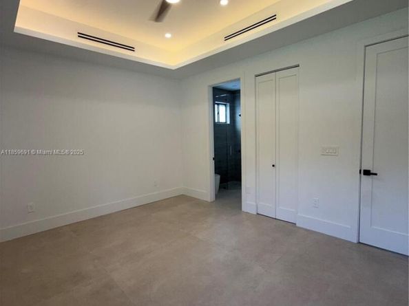45 NW 158th St, Miami FL 33169