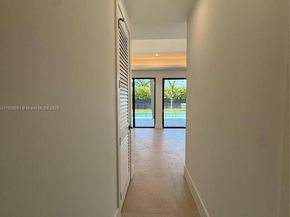 45 NW 158th St, Miami FL 33169