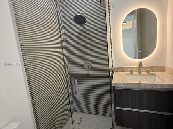 45 NW 158th St, Miami FL 33169