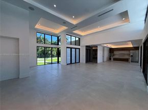 45 NW 158th St, Miami FL 33169