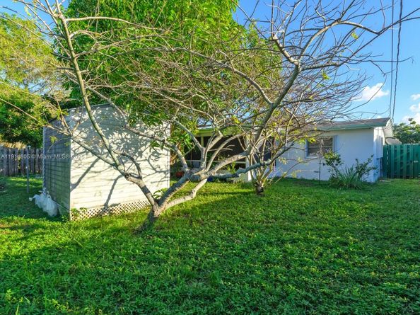 6561 NW 28th St, Sunrise FL 33313