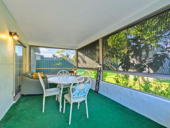 6561 NW 28th St, Sunrise FL 33313