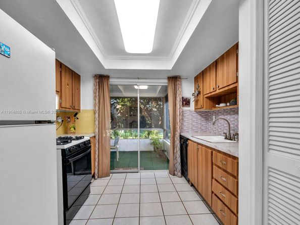 6561 NW 28th St, Sunrise FL 33313