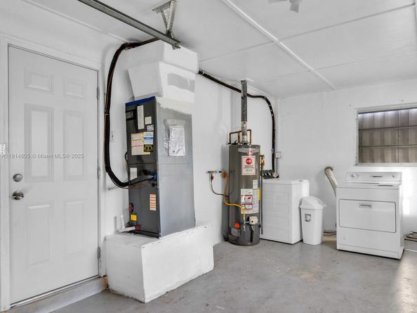 6561 NW 28th St, Sunrise FL 33313