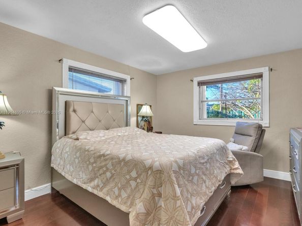 6561 NW 28th St, Sunrise FL 33313