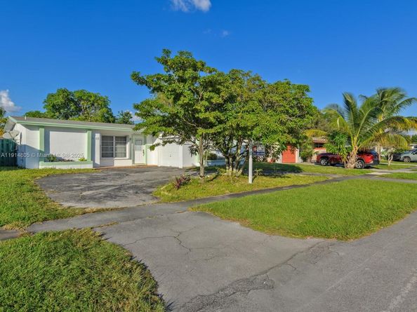 6561 NW 28th St, Sunrise FL 33313