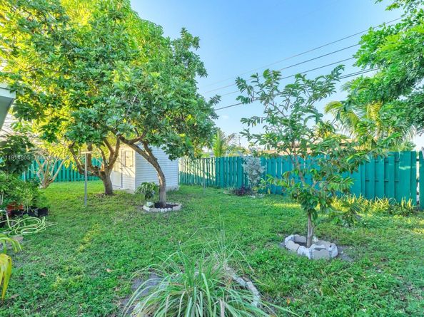 6561 NW 28th St, Sunrise FL 33313