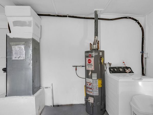 6561 NW 28th St, Sunrise FL 33313