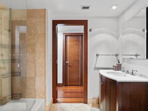 5660 Collins Ave 18A, Miami Beach FL 33140