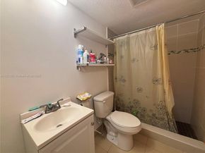 10006 Winding Lake Rd 102, Sunrise FL 33351