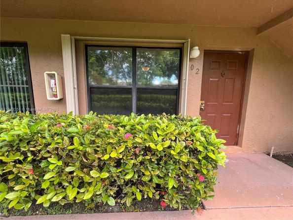10006 Winding Lake Rd 102, Sunrise FL 33351