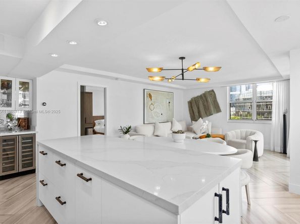770 Claughton Island Dr 701, Miami FL 33131