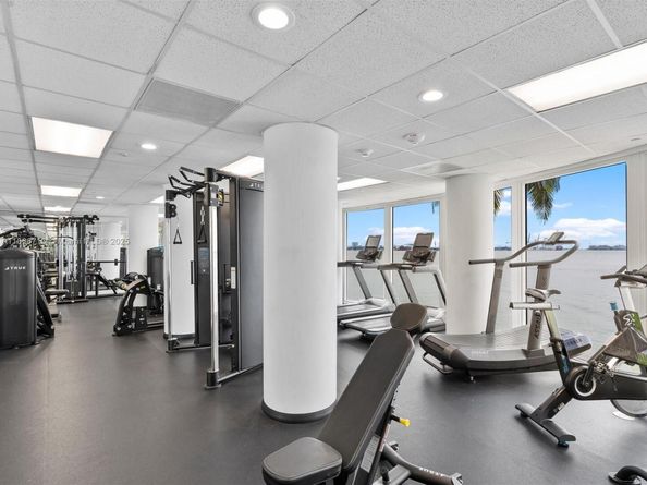 770 Claughton Island Dr 701, Miami FL 33131