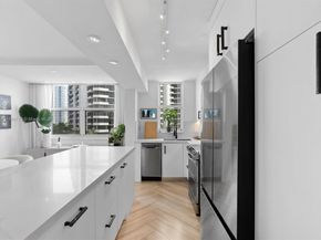 770 Claughton Island Dr 701, Miami FL 33131