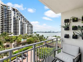 770 Claughton Island Dr 701, Miami FL 33131