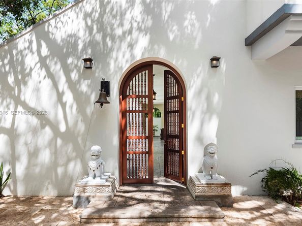 4191 Lybyer Ave, Miami FL 33133