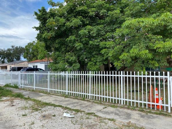1030 NW 30th Ave, Miami FL 33125