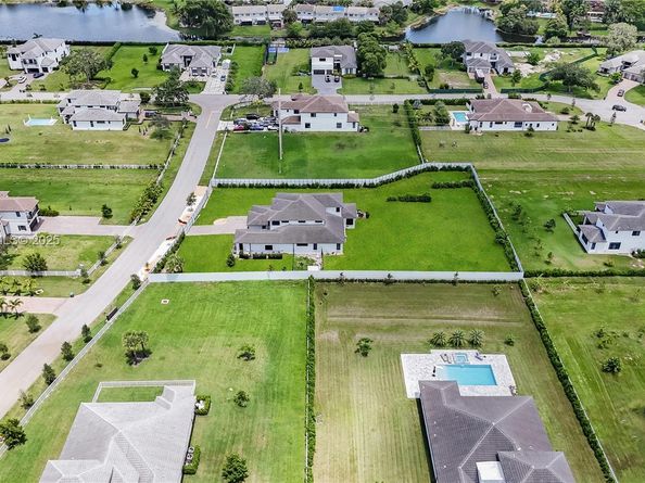 15846 SW 49th St, Southwest Ranches FL 33331