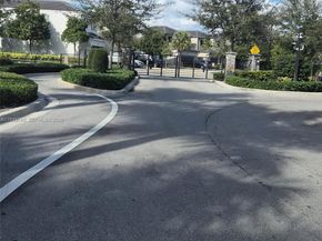 250 NW 33rd Ln, Pompano Beach FL 33069