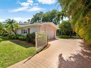 9830 SW 69th Ave, Pinecrest FL 33156