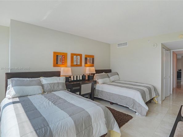 2101 Brickell Ave 1812, Miami FL 33129