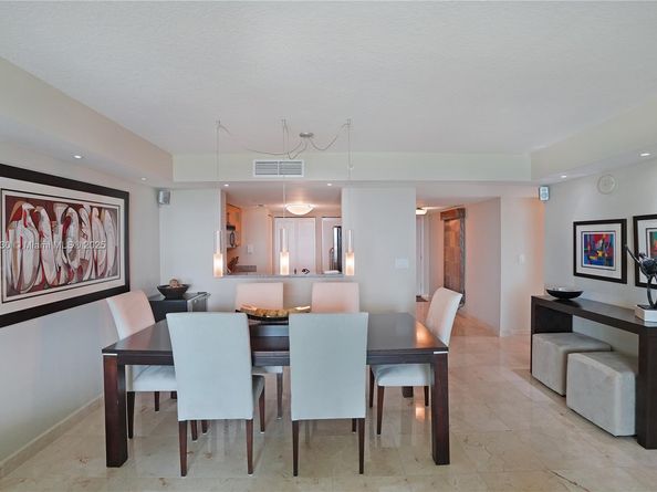 2101 Brickell Ave 1812, Miami FL 33129