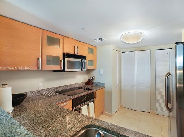 2101 Brickell Ave 1812, Miami FL 33129