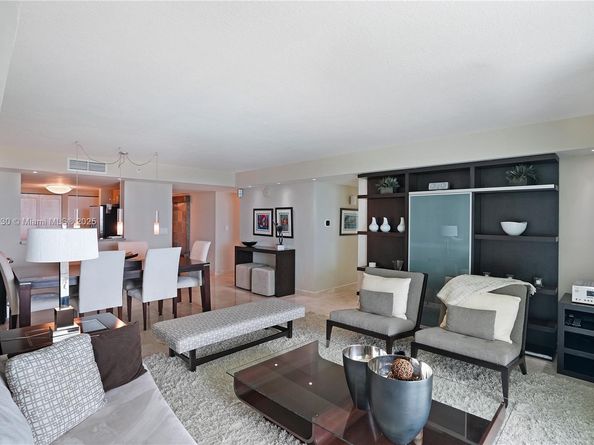 2101 Brickell Ave 1812, Miami FL 33129