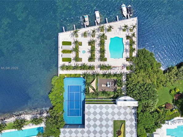 2101 Brickell Ave 1812, Miami FL 33129