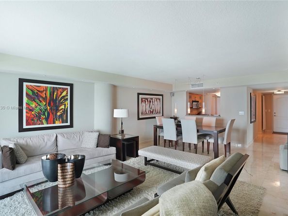 2101 Brickell Ave 1812, Miami FL 33129