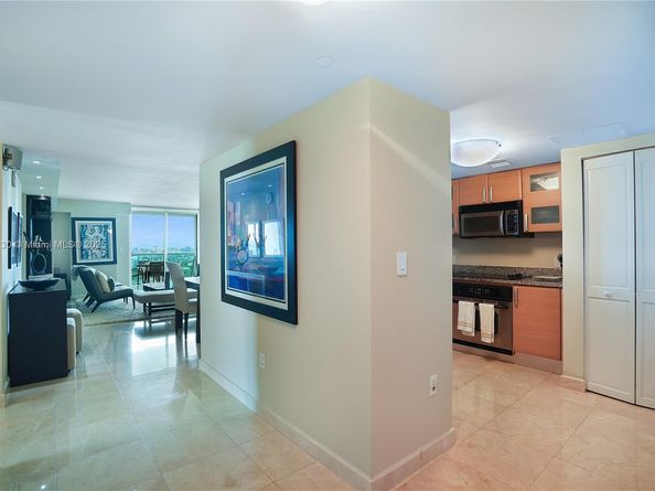2101 Brickell Ave 1812, Miami FL 33129