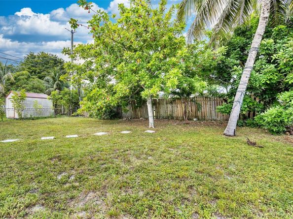 451 SW 28th Ave, Fort Lauderdale FL 33312