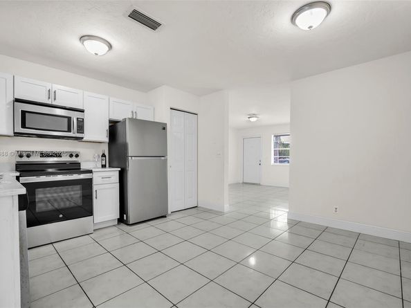451 SW 28th Ave, Fort Lauderdale FL 33312